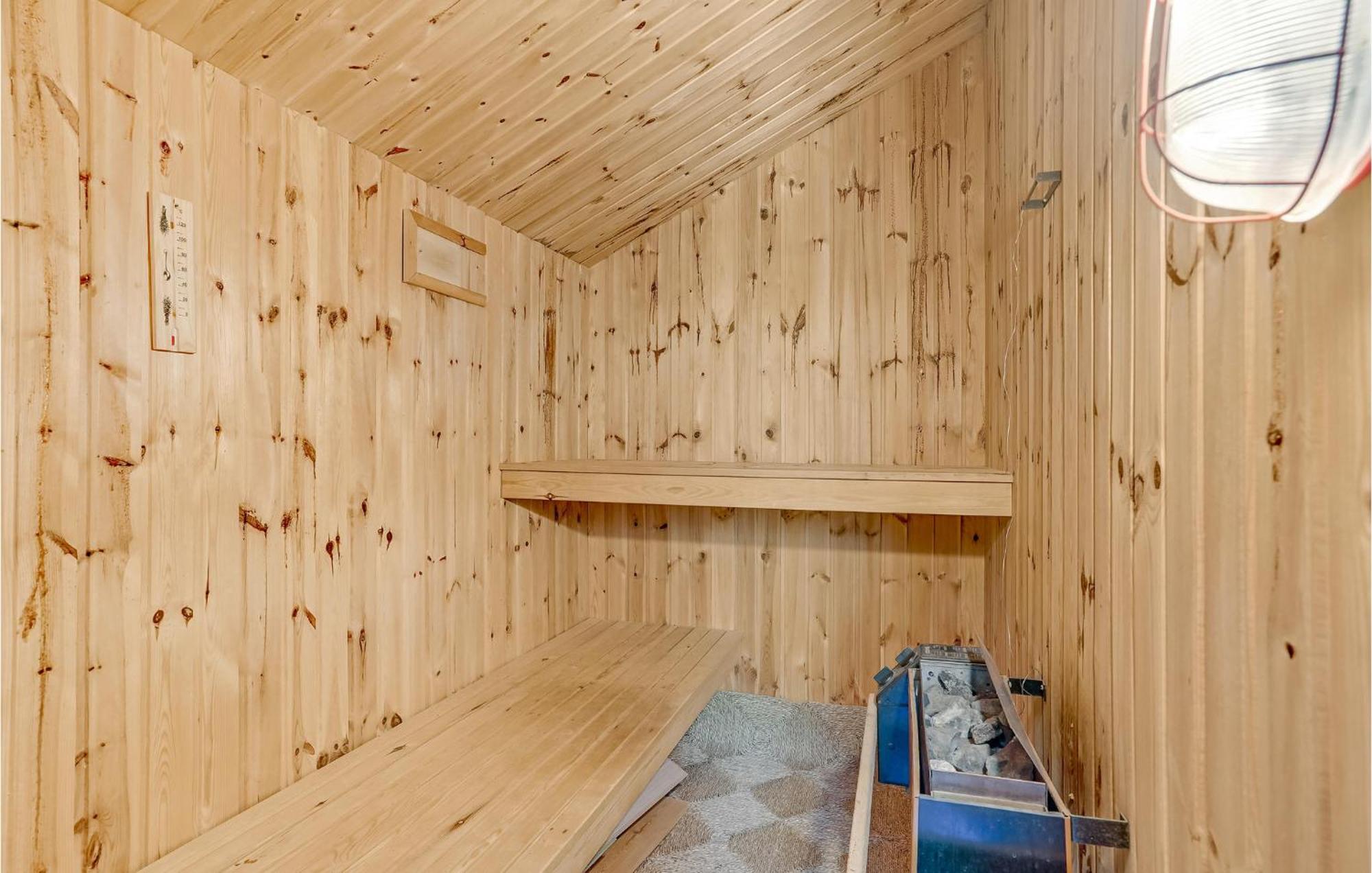 Amazing Home In Blavand With Wifi Exterior photo